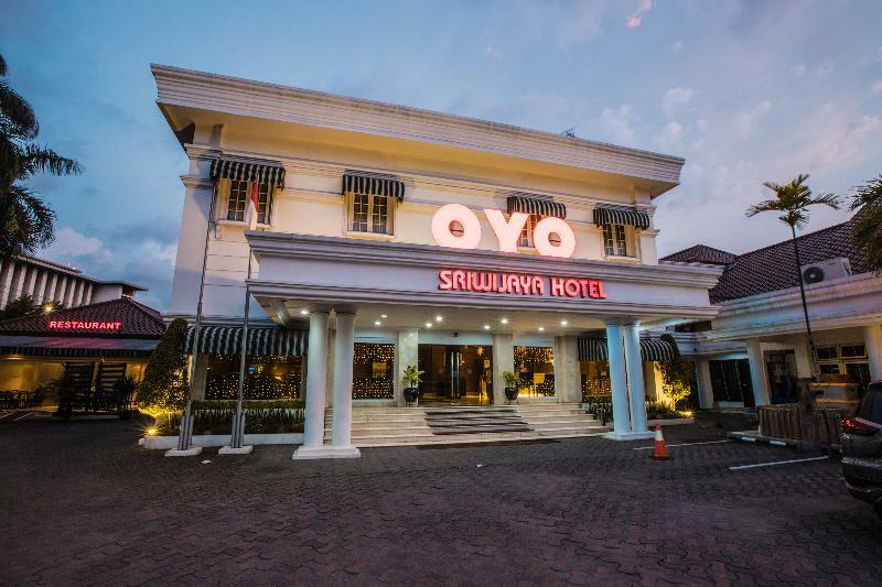 534 Sriwijaya Hotel Jakarta Bagian luar foto